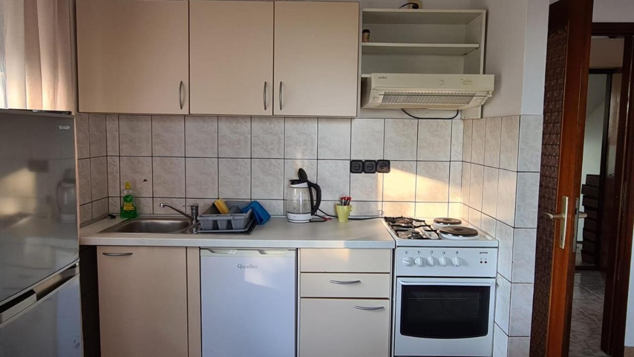 Apartmani Jelena Petrcane Exterior foto